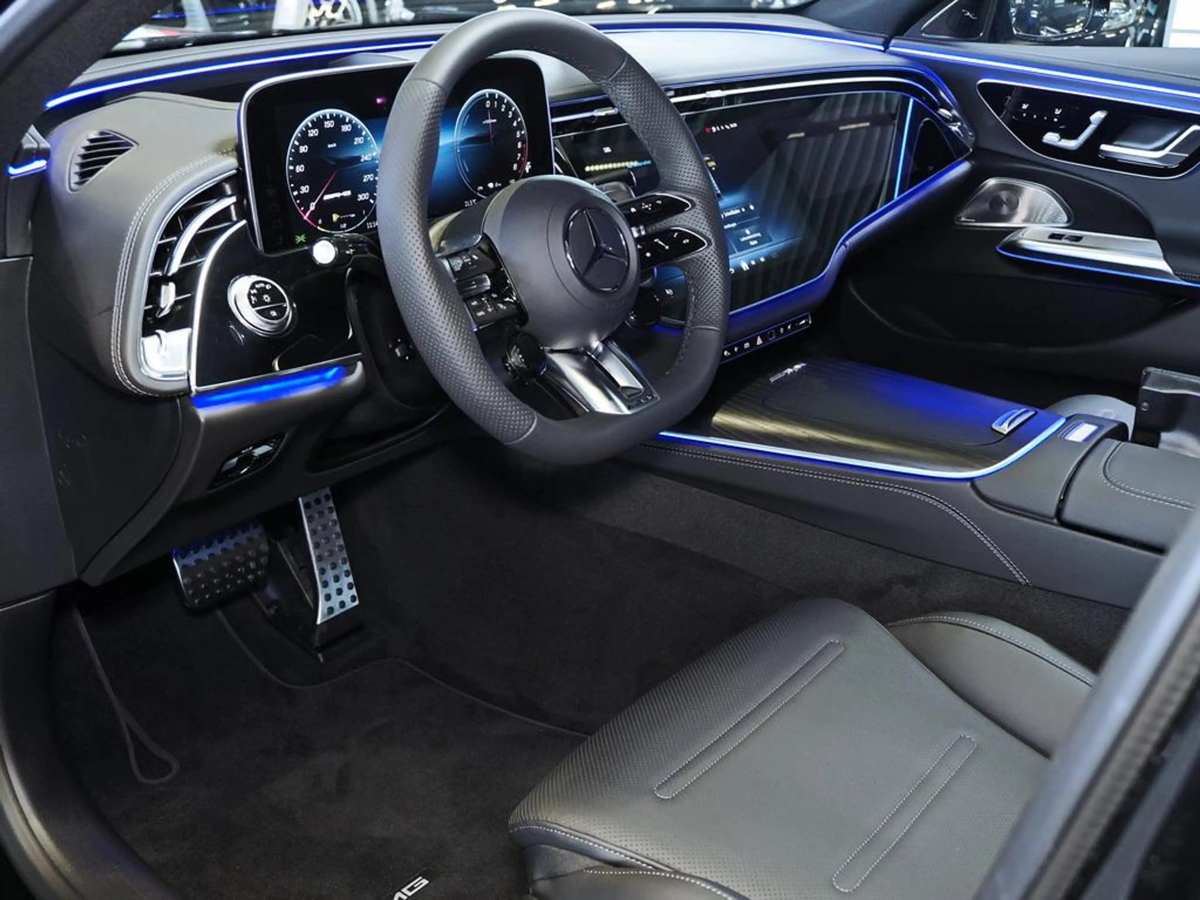 Mercedes-Benz E 53 AMG HYB. 4M+ NIGHT II PANO SUPERSCREEN HUD — photo 6