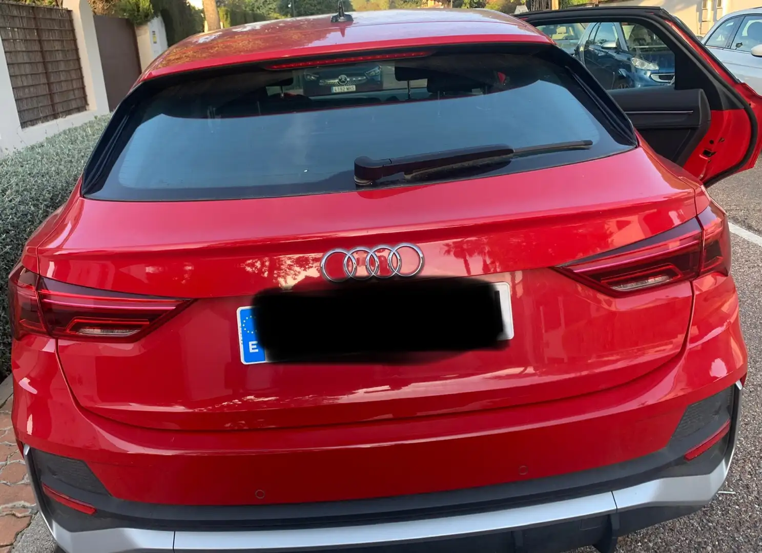 Audi Q3 Sportback 35 TFSI Black line Rojo - 2