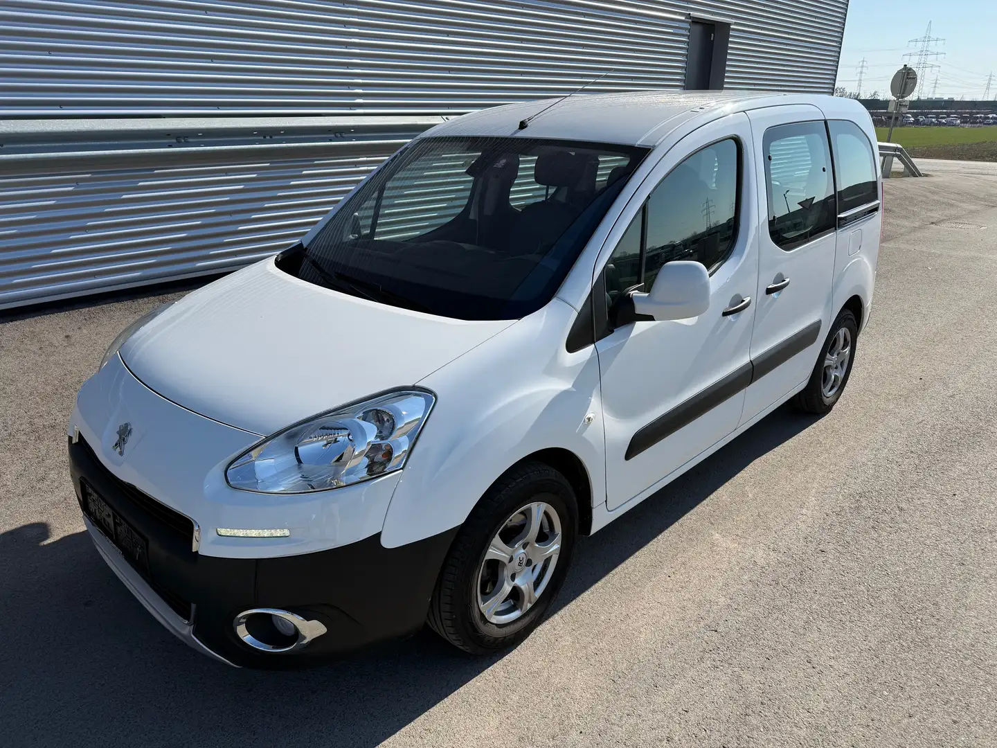 Peugeot Partner Tepee Active 1,6 HDi ID:28 Weiß - 1