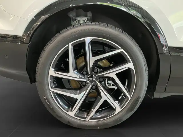 Audi E-Tron view 7