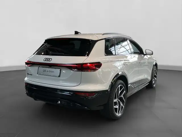 Audi E-Tron view 3