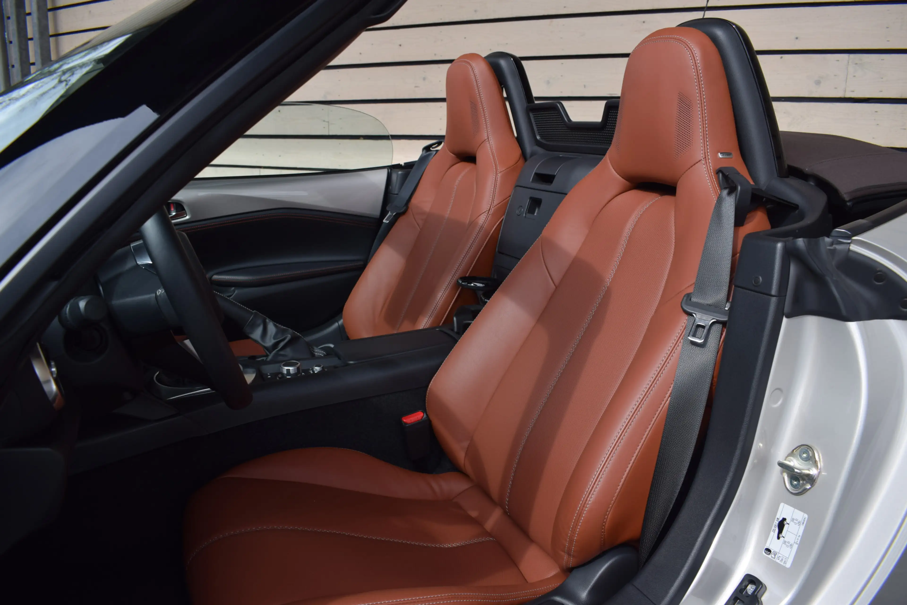 Mazda MX-5 2.0 SkyActiv-G 184 Kazari — photo 12