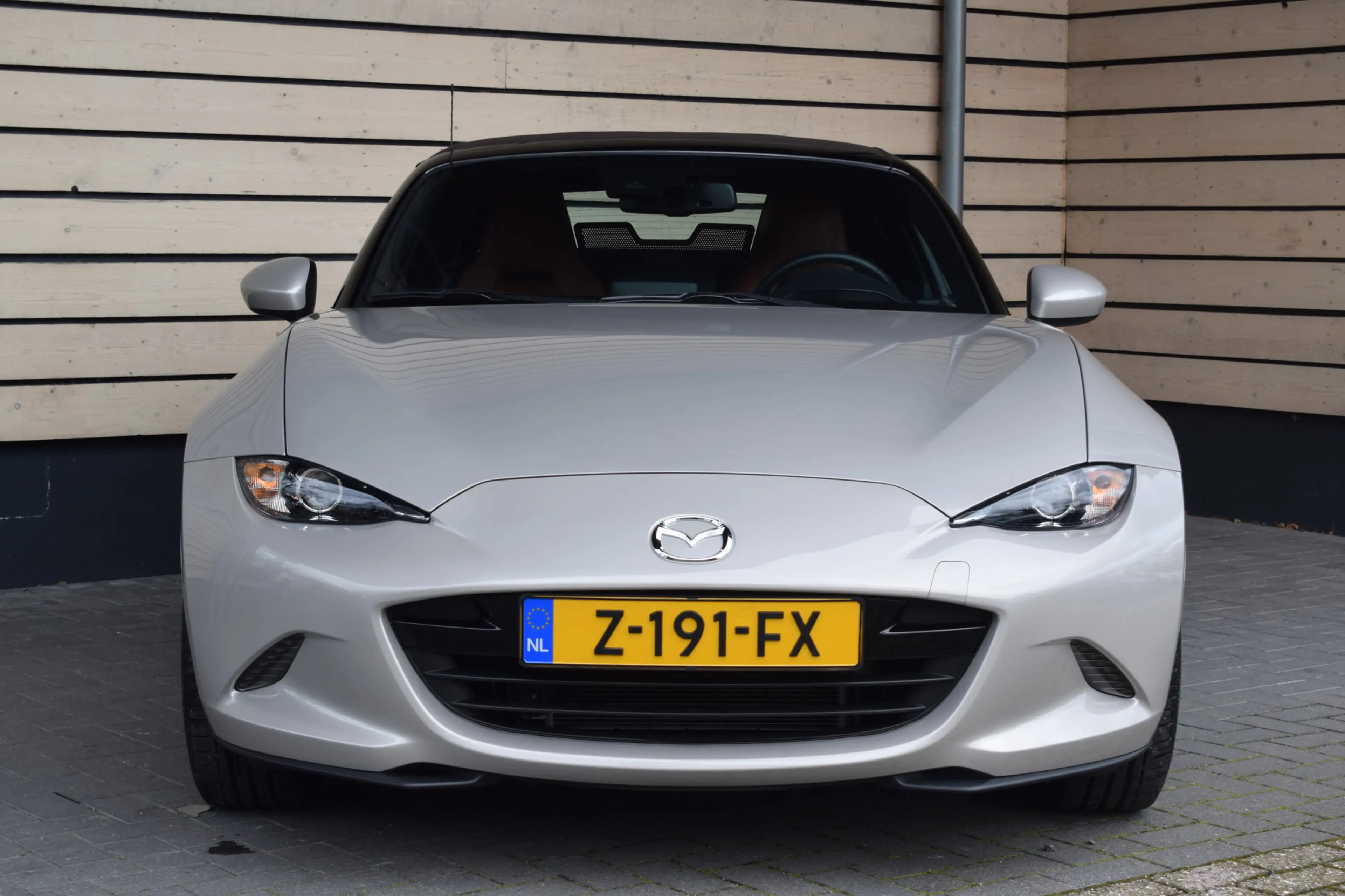 Mazda MX-5 2.0 SkyActiv-G 184 Kazari — photo 2