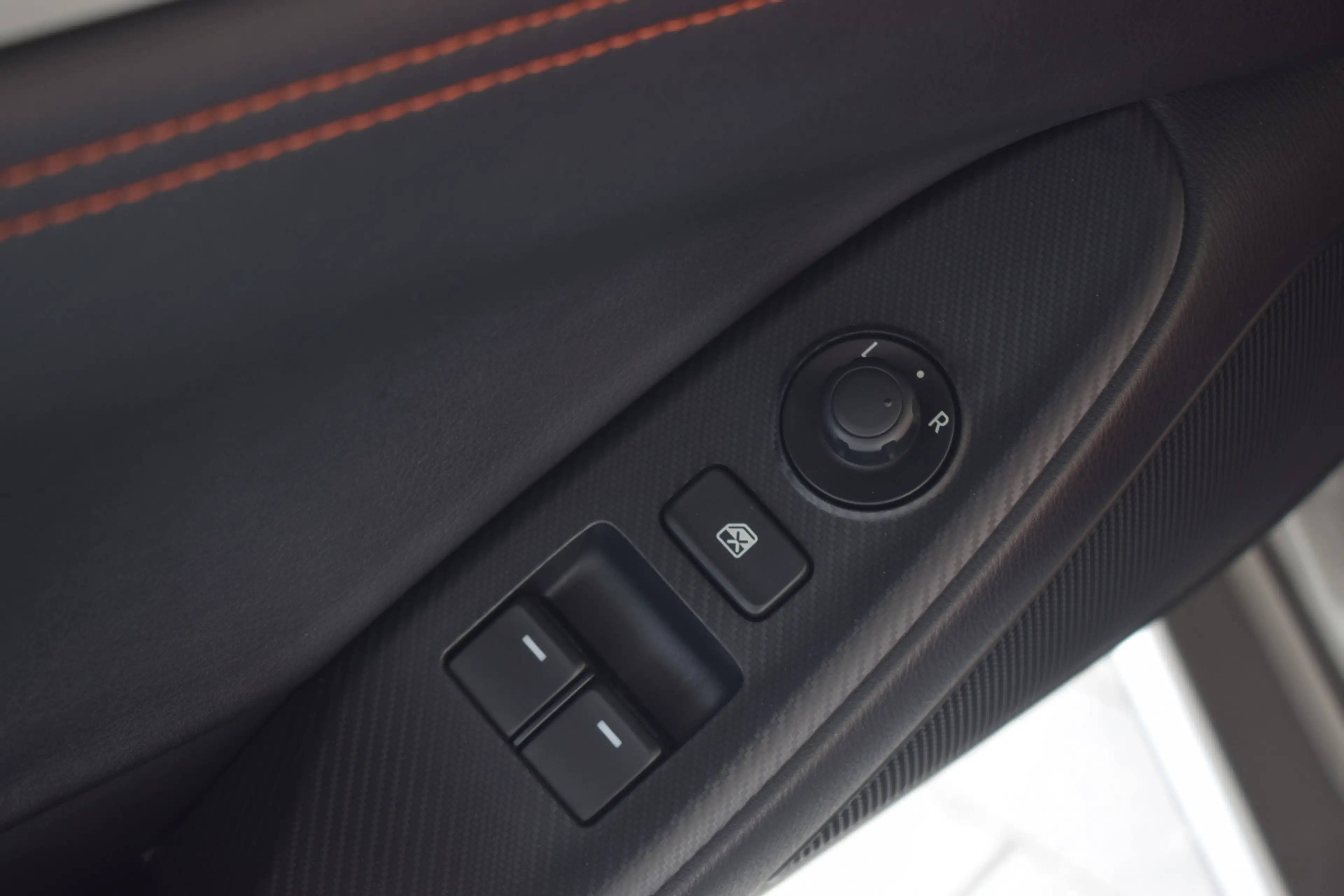 Mazda MX-5 2.0 SkyActiv-G 184 Kazari — photo 16
