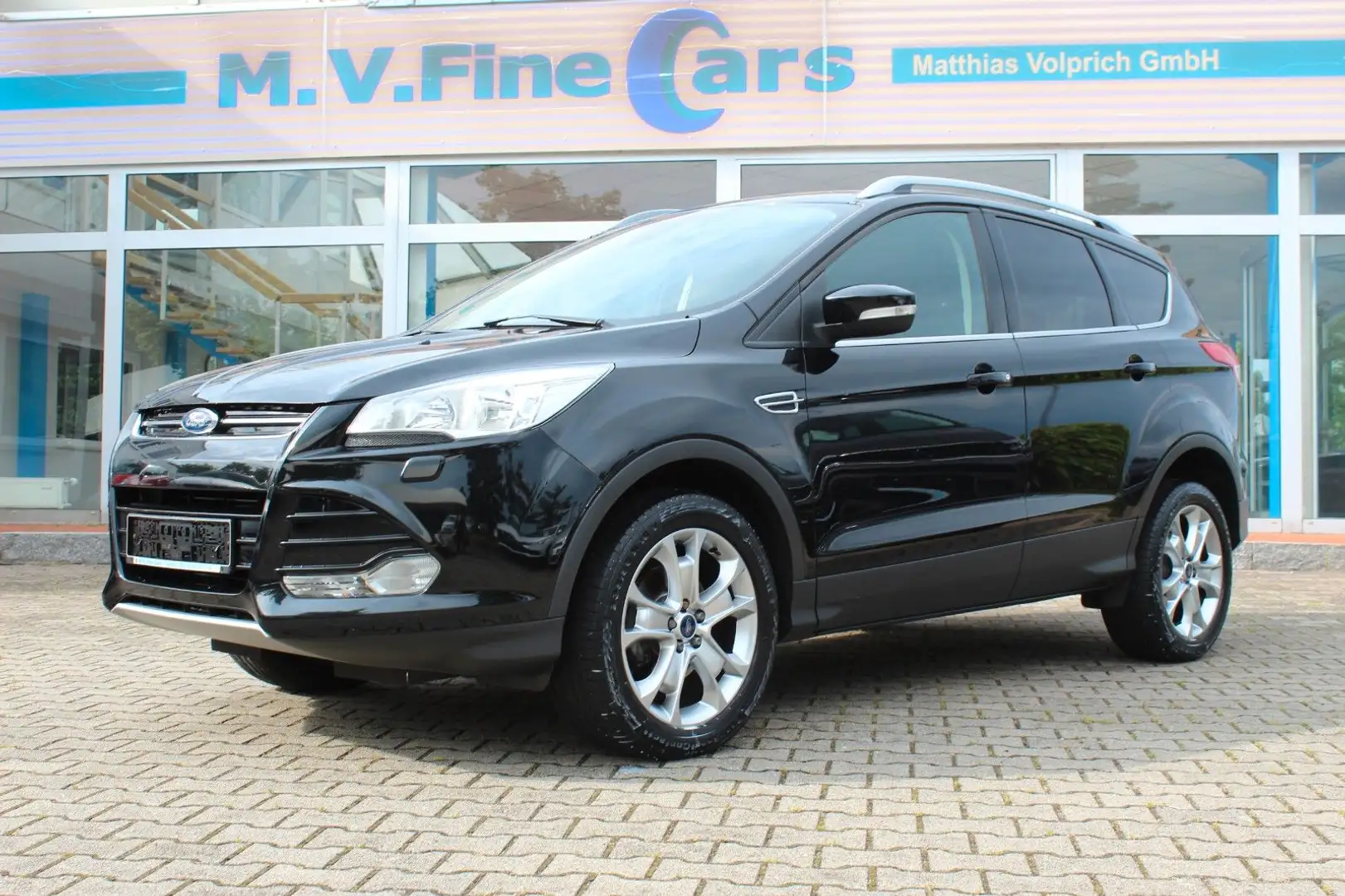Ford Kuga Titanium Schwarz - 1