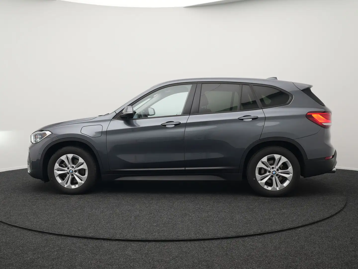 BMW X1 xDrive25e Sportline Plug In Hybrid 220pk PHEV | Ad Gris - 2