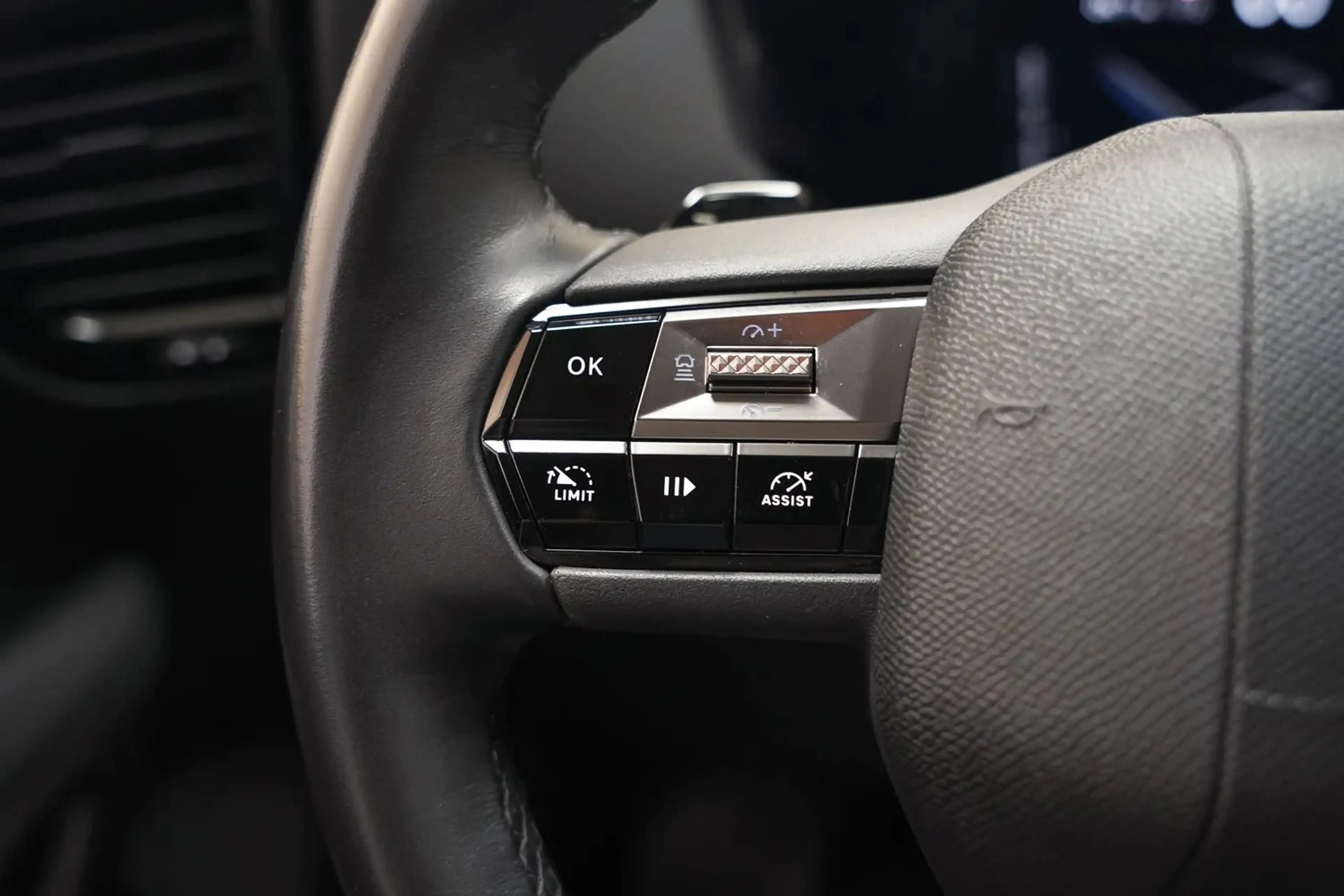DS Automobiles DS 4 E-Tense 225 Bastille+ Aut. [ Adapt.cruise Navi Cam — photo 15