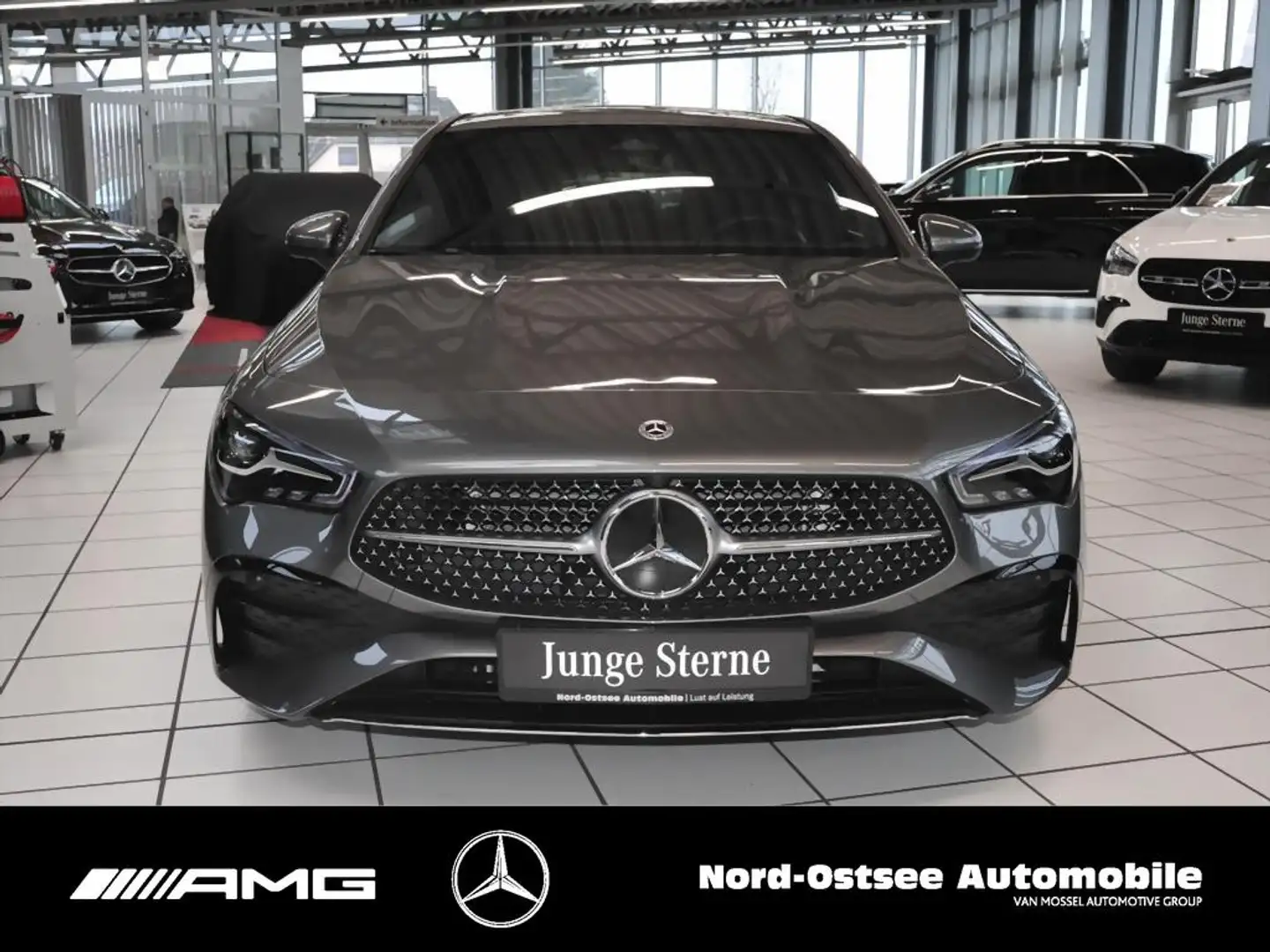 Mercedes-Benz CLA 200 SB AMG Prem. Standhz LED Kamera Navi SHZ Grijs - 2