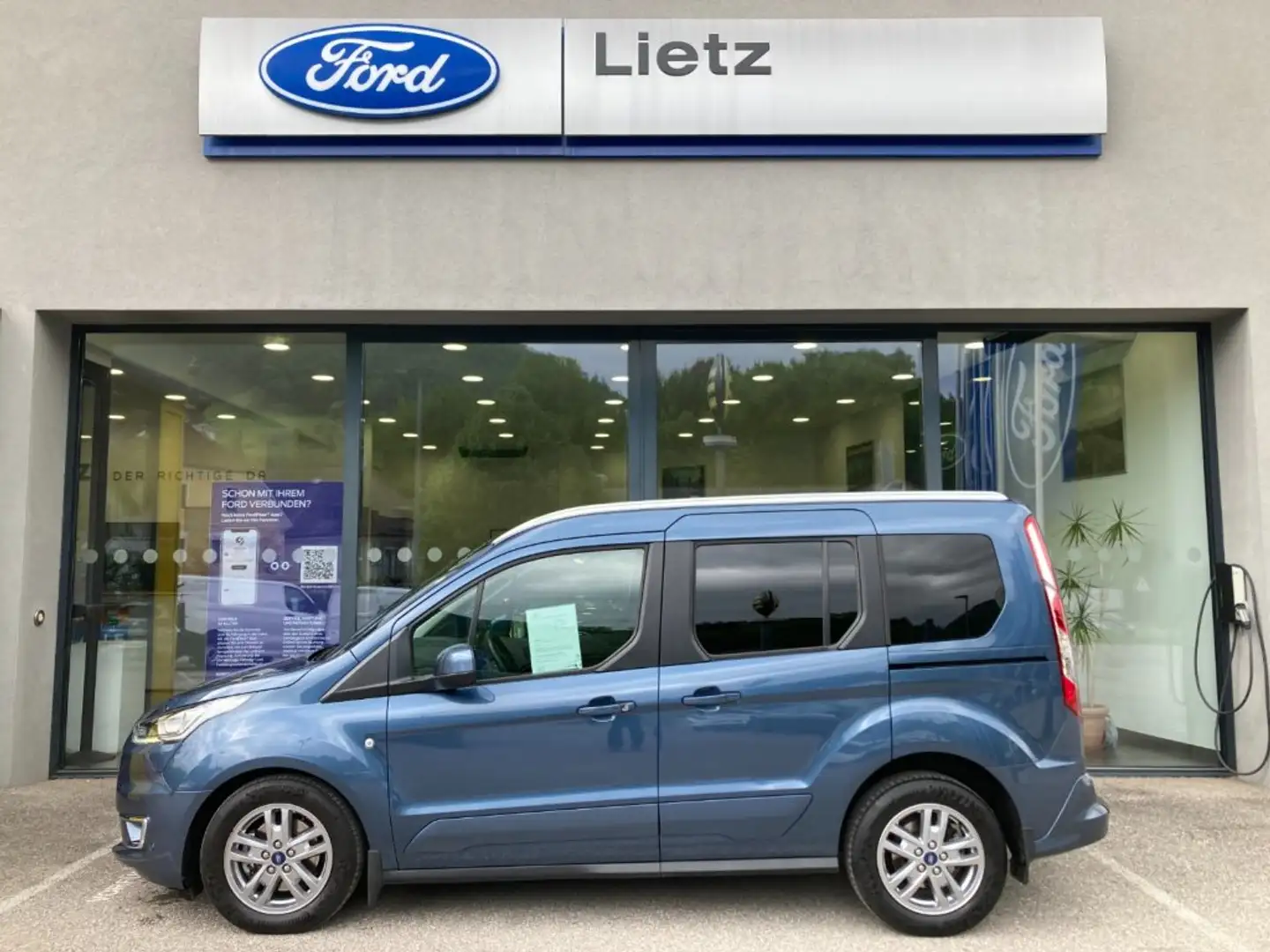 Ford Tourneo Connect Titanium L1 1,5 EcoBlue 120PS Blauw - 1