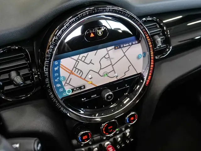 Mini Convertible view 15