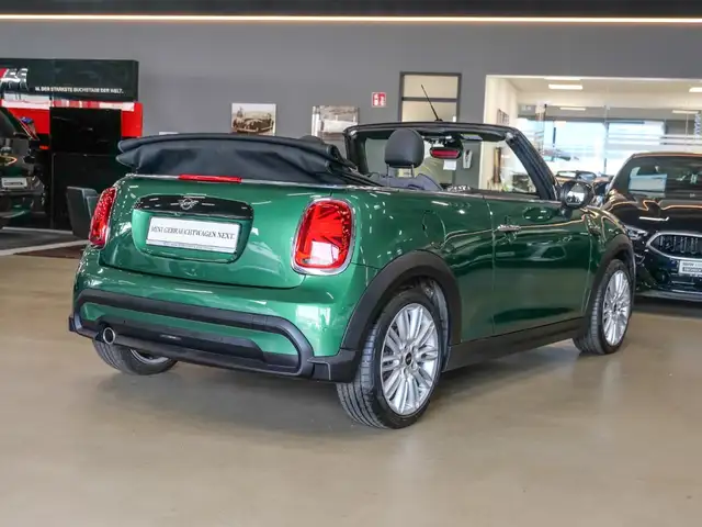 Mini Convertible view 2