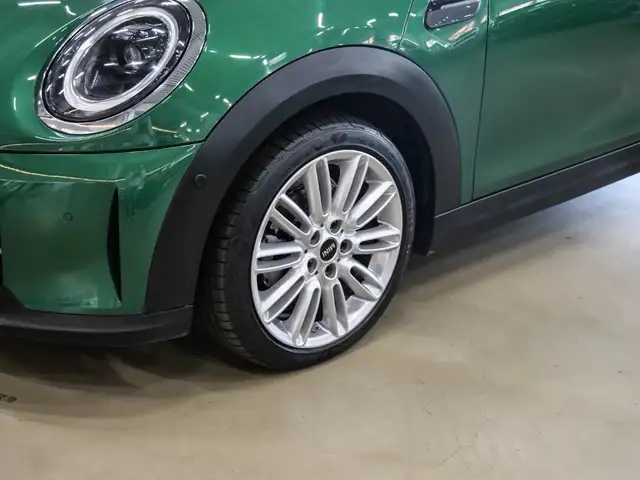 Mini Convertible view 6