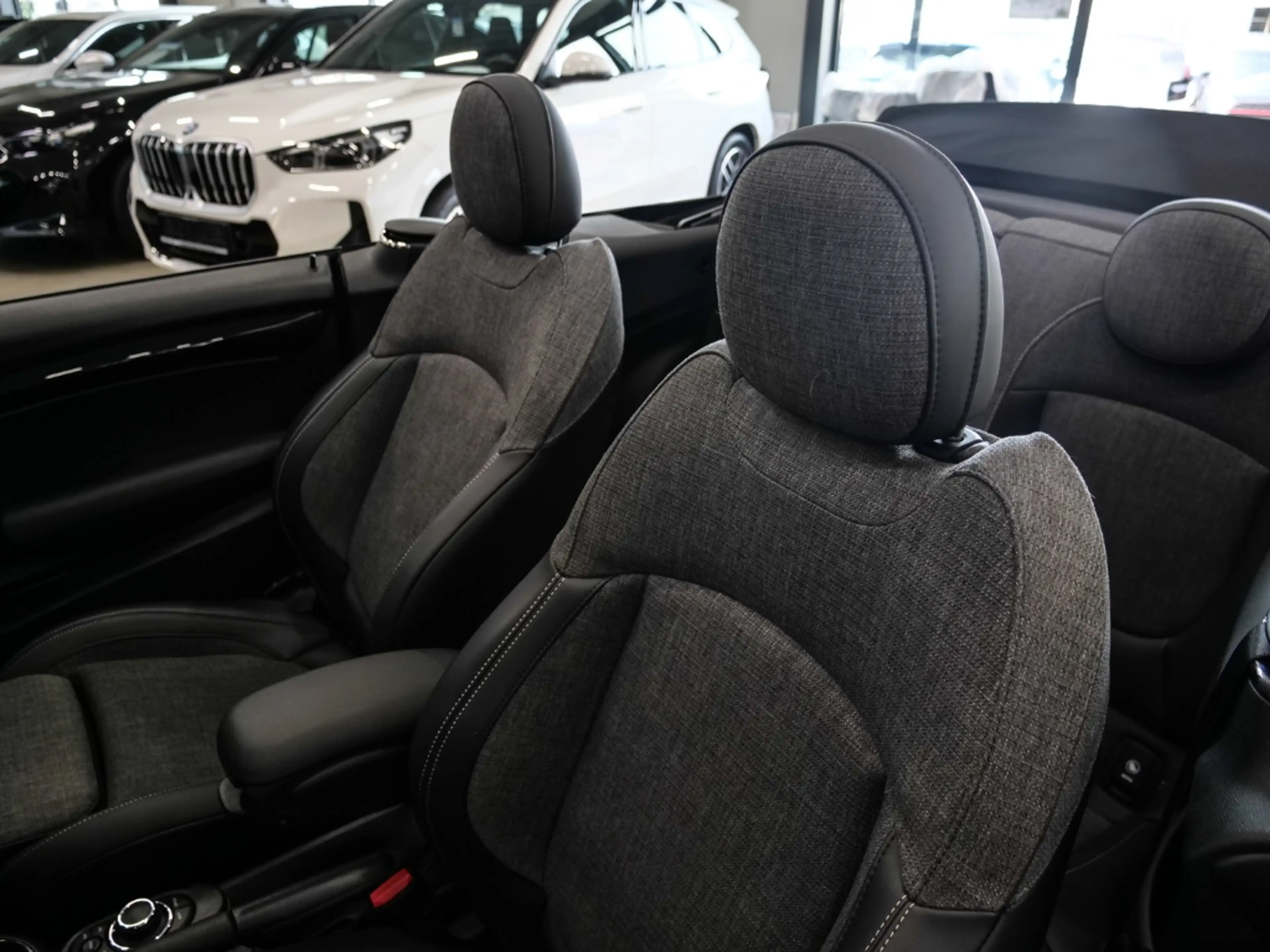 MINI Cooper Cabrio Classic Trim EU6d Park-Assistent El. Verdeck Digit — photo 9