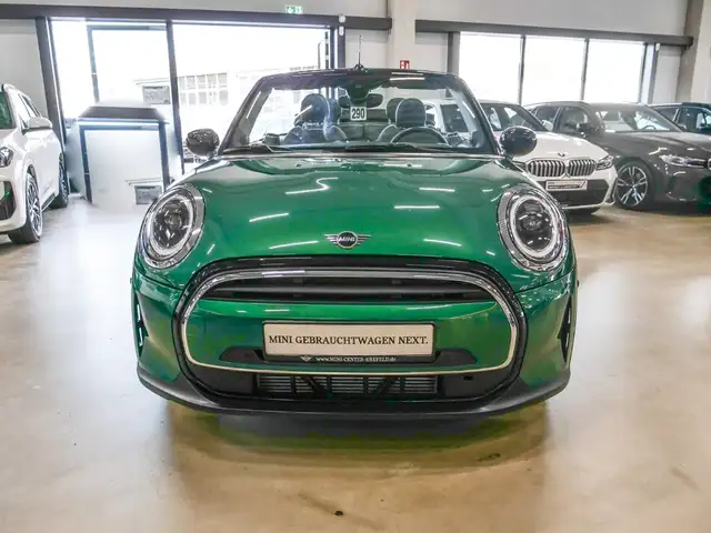 Mini Convertible view 3