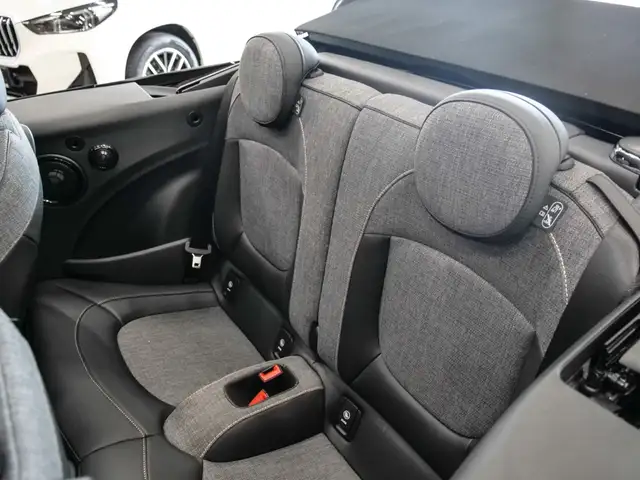 Mini Convertible view 10