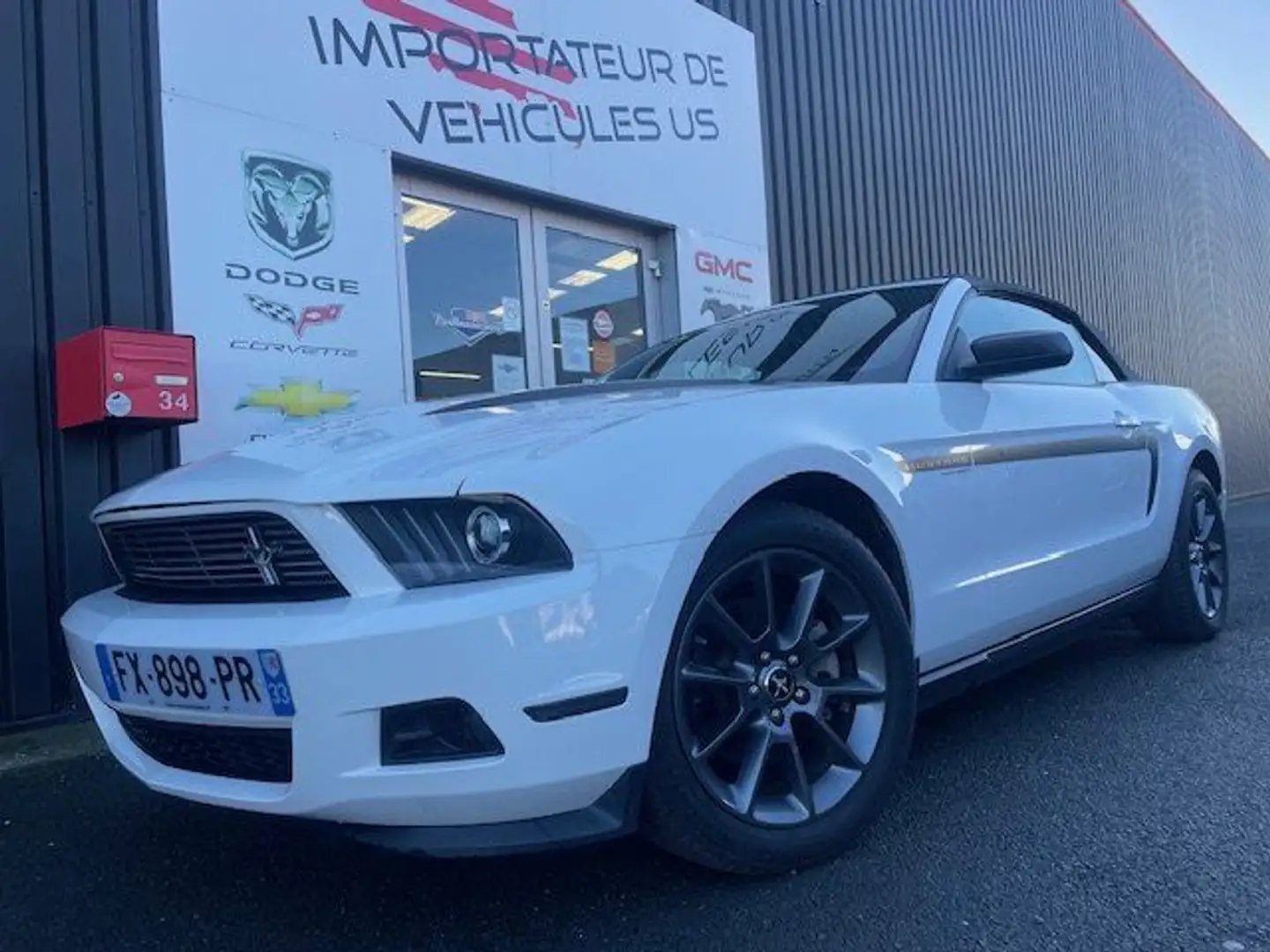 Ford Mustang Convertible V6 3,7L CLUB OFF AMERICA White - 2
