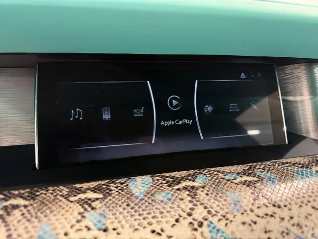 Rolls-Royce Phantom 6.8 V12 MSY-Style Bespoke Carbon TiffanyBlue Ansicht 48