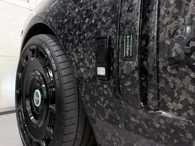 Rolls-Royce Phantom 6.8 V12 MSY-Style Bespoke Carbon TiffanyBlue Ansicht 21