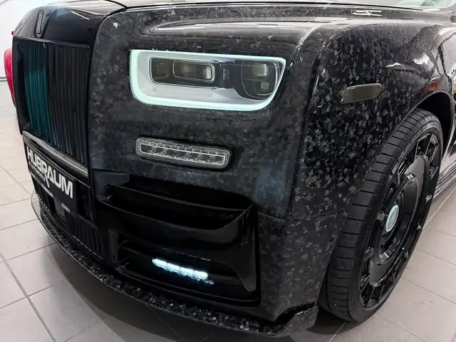 Rolls-Royce Phantom 6.8 V12 MSY-Style Bespoke Carbon TiffanyBlue Ansicht 9