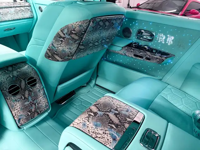 Rolls-Royce Phantom 6.8 V12 MSY-Style Bespoke Carbon TiffanyBlue Ansicht 38