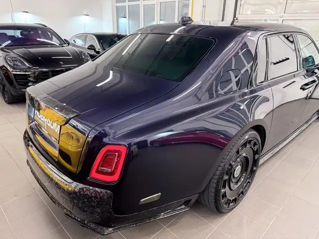 Rolls-Royce Phantom 6.8 V12 MSY-Style Bespoke Carbon TiffanyBlue Ansicht 16