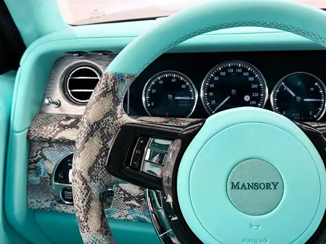 Rolls-Royce Phantom 6.8 V12 MSY-Style Bespoke Carbon TiffanyBlue Ansicht 32