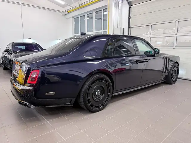 Rolls-Royce Phantom 6.8 V12 MSY-Style Bespoke Carbon TiffanyBlue Ansicht 17