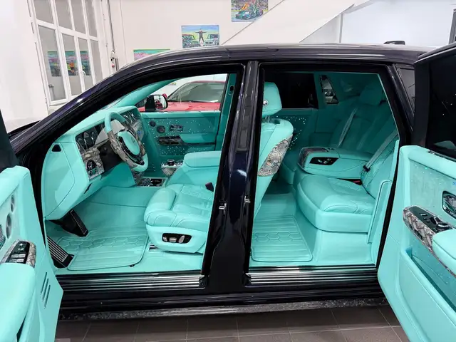 Rolls-Royce Phantom 6.8 V12 MSY-Style Bespoke Carbon TiffanyBlue Ansicht 34