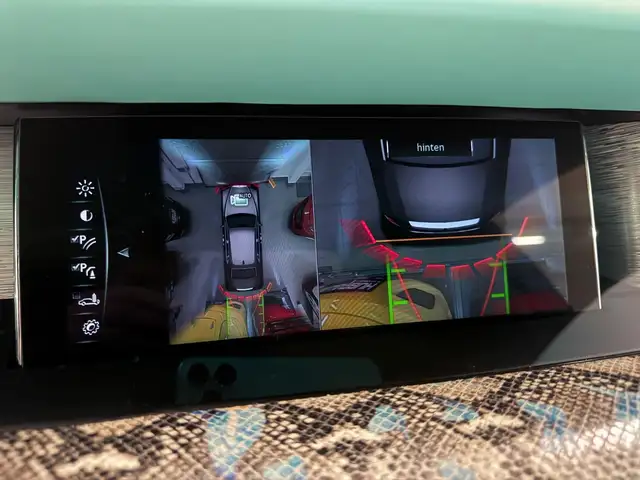 Rolls-Royce Phantom 6.8 V12 MSY-Style Bespoke Carbon TiffanyBlue Ansicht 46