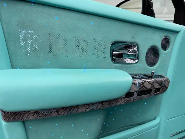 Rolls-Royce Phantom 6.8 V12 MSY-Style Bespoke Carbon TiffanyBlue Ansicht 40