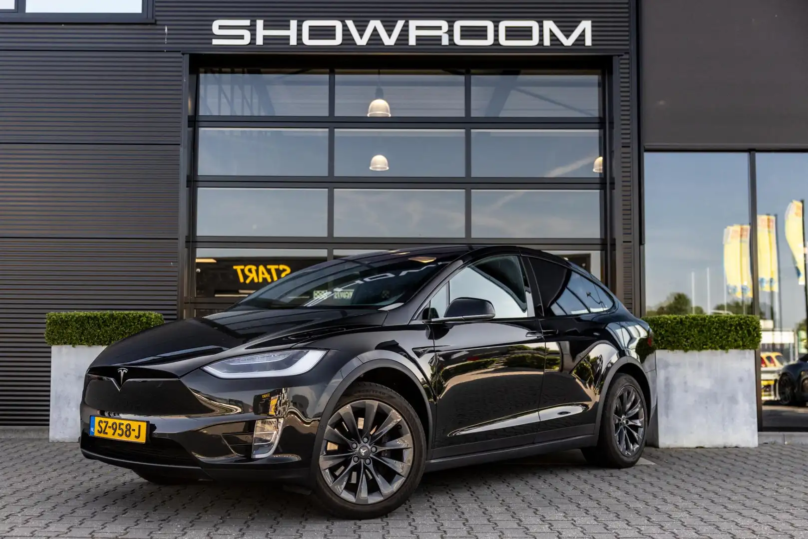 Tesla Model X 100D 7p. Autopilot, Black edition, NL, BTW! Zwart - 2