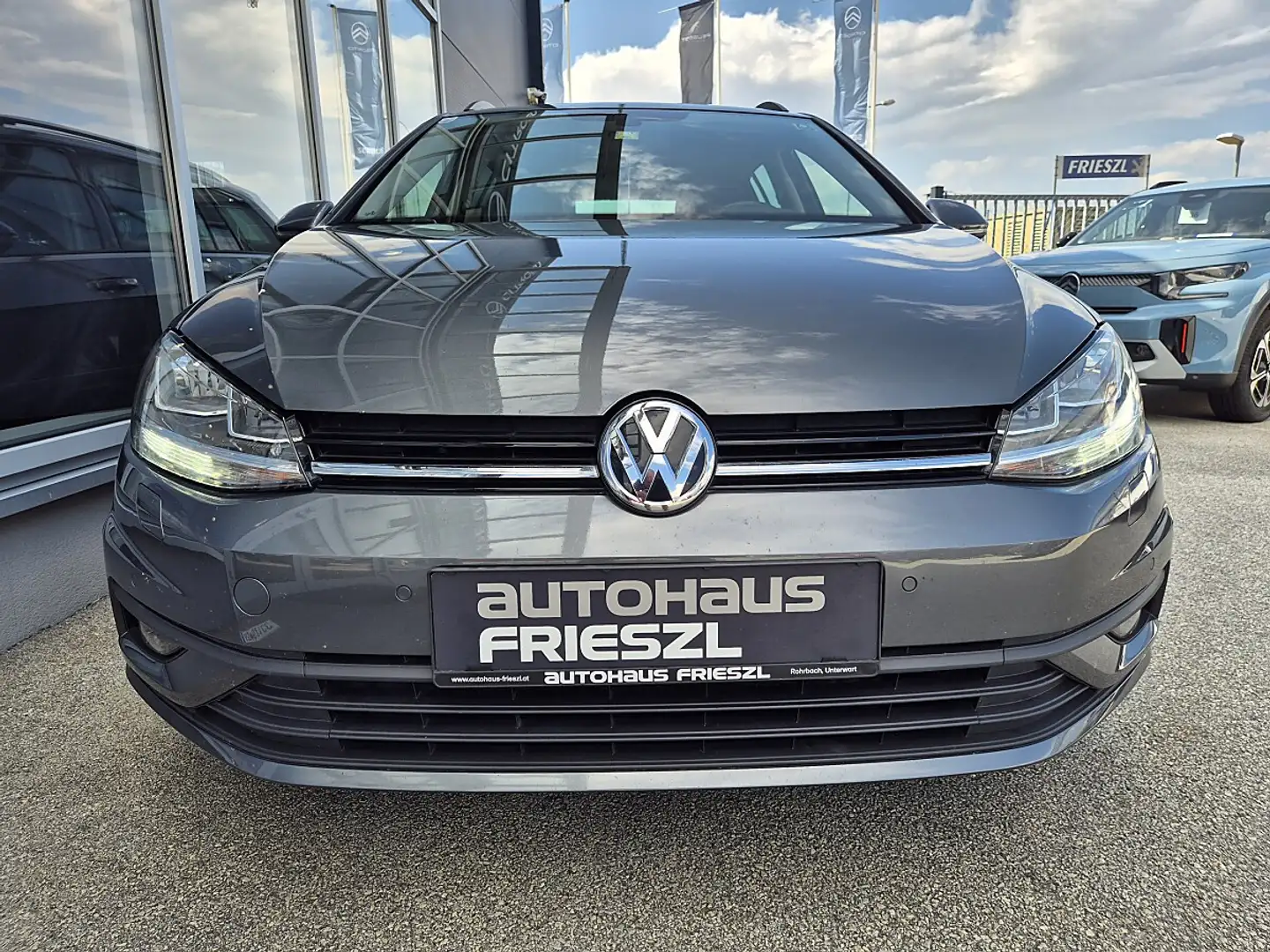 Volkswagen Golf Variant 1,6 TDI SCR Grau - 2
