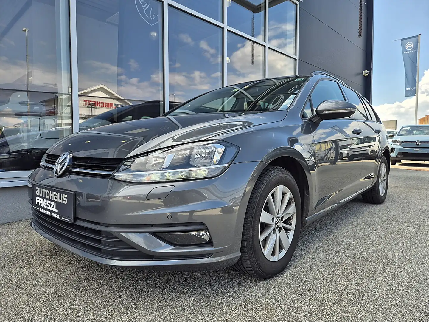Volkswagen Golf Variant 1,6 TDI SCR Grau - 1