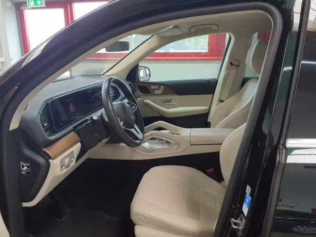 Mercedes-Benz GLE view 4