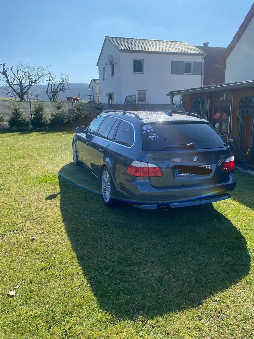 BMW 525 525d Touring Aut. Grau - 1