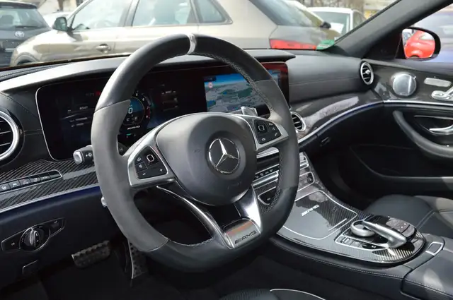 Mercedes-Benz E-Class view 8