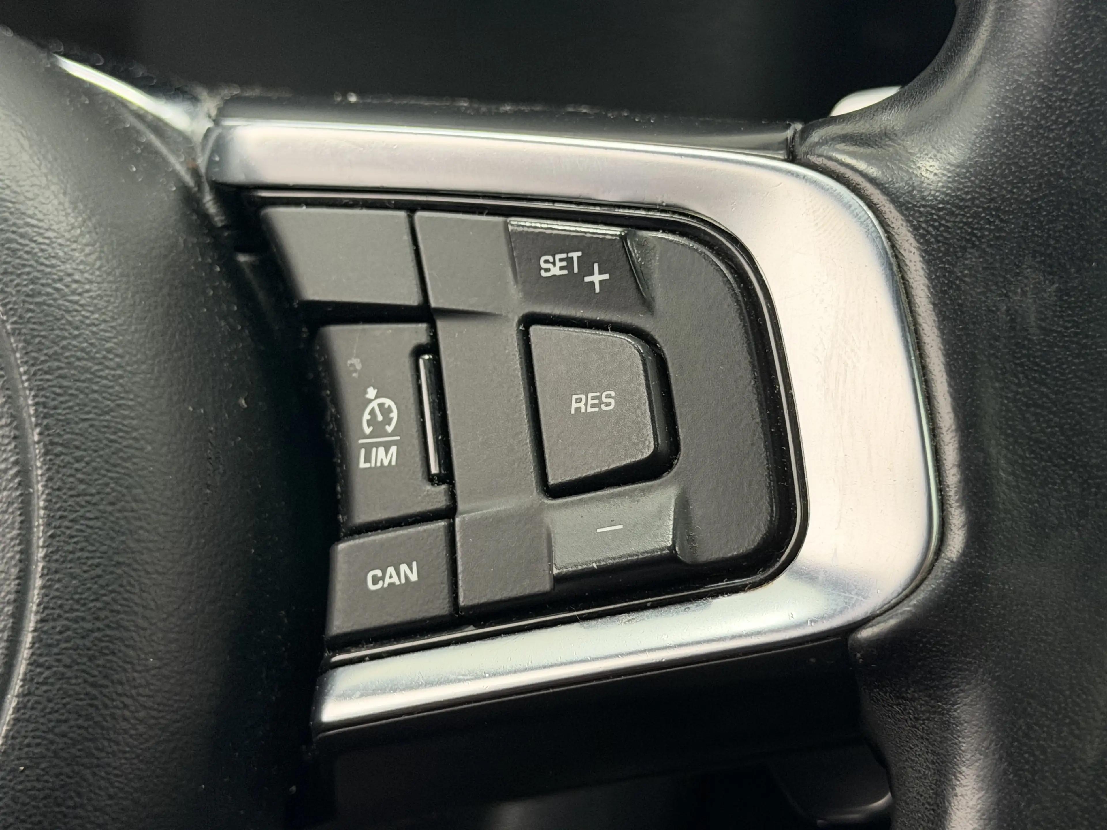 Jaguar F-Pace 2.0D AWD R-Sport *EXPORT/MARCHAND* PROBLÈME MOTEUR* — photo 12