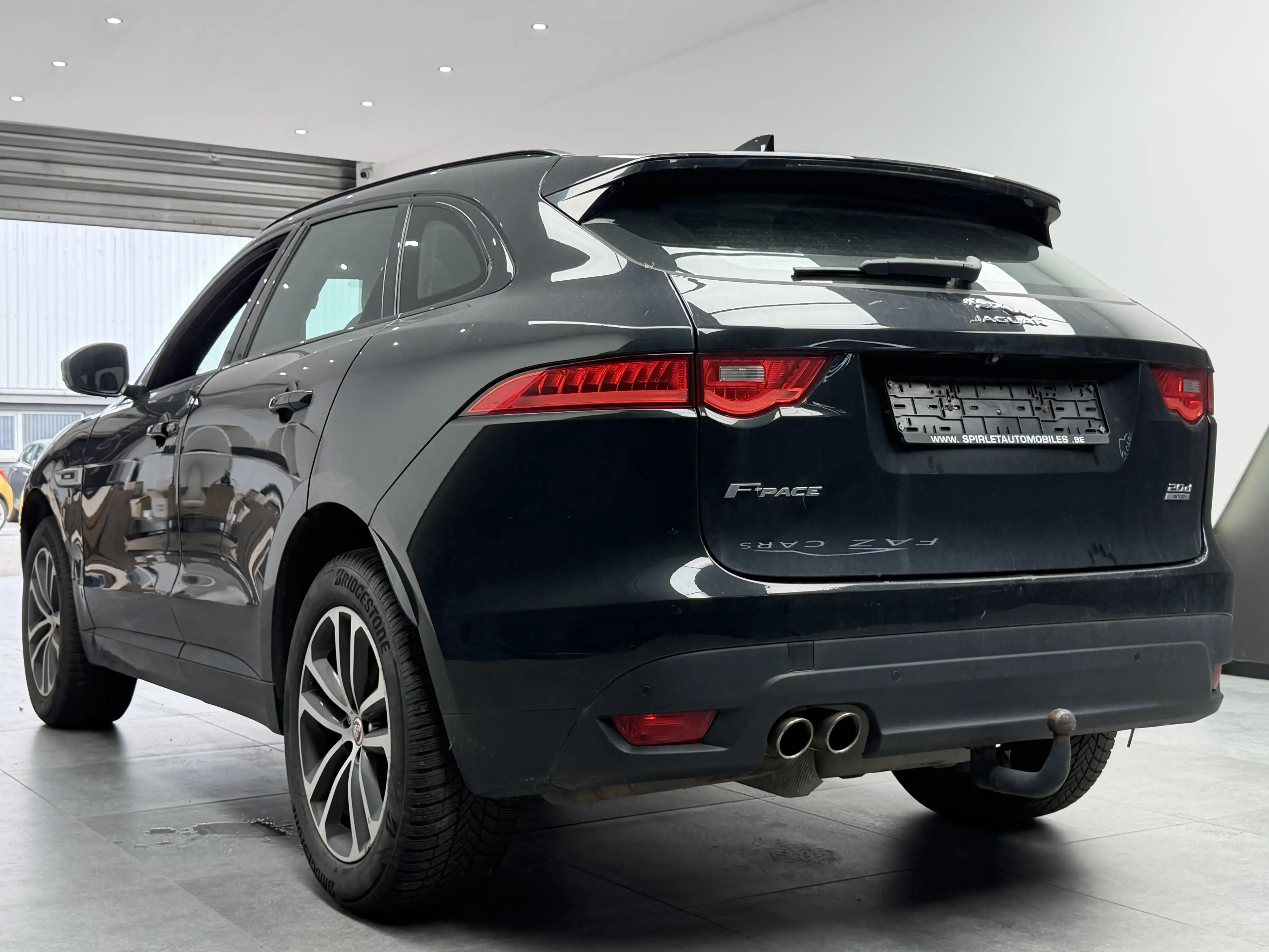 Jaguar F-Pace 2.0D AWD R-Sport *EXPORT/MARCHAND* PROBLÈME MOTEUR* — photo 4