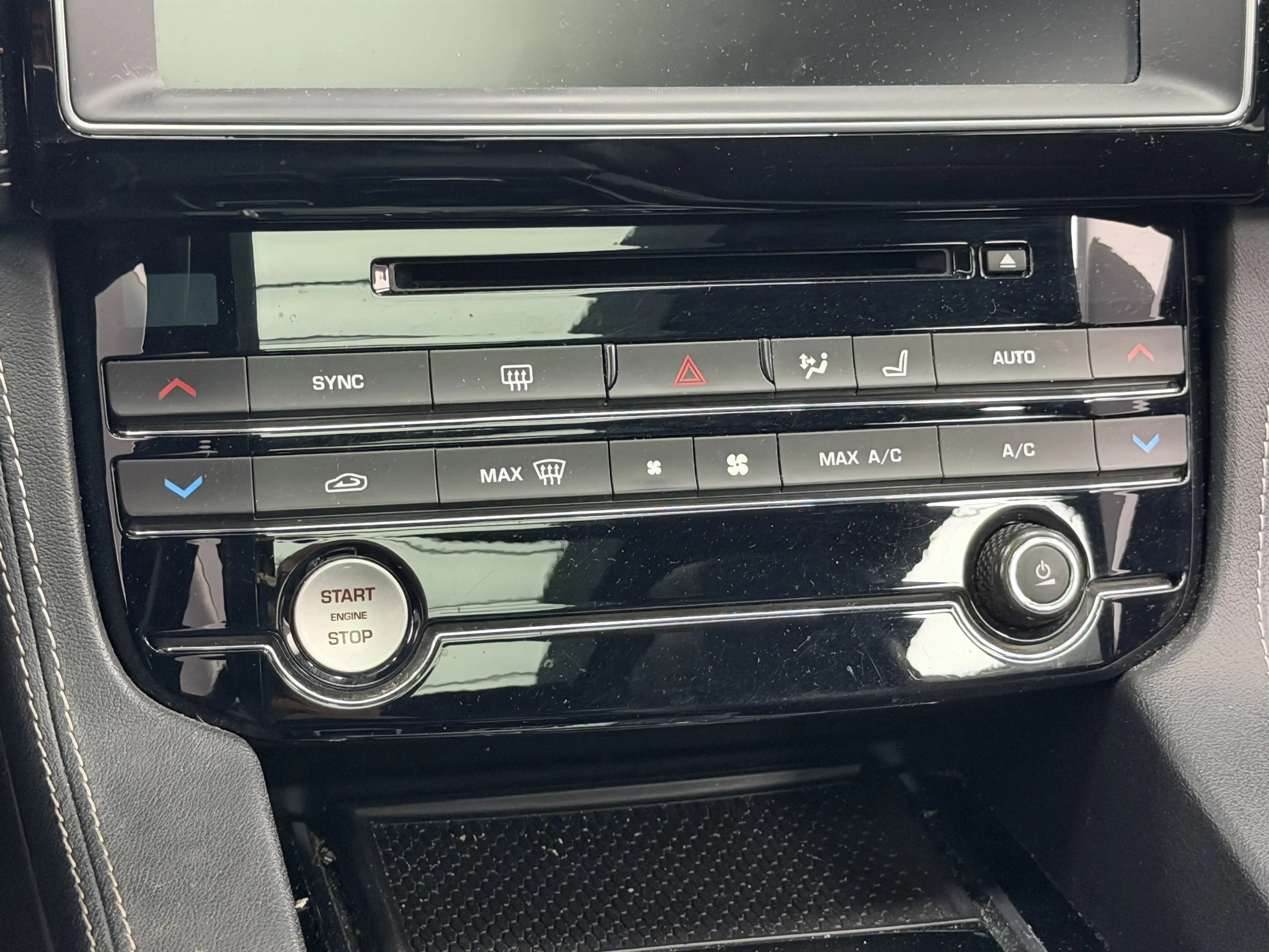 Jaguar F-Pace 2.0D AWD R-Sport *EXPORT/MARCHAND* PROBLÈME MOTEUR* — photo 9