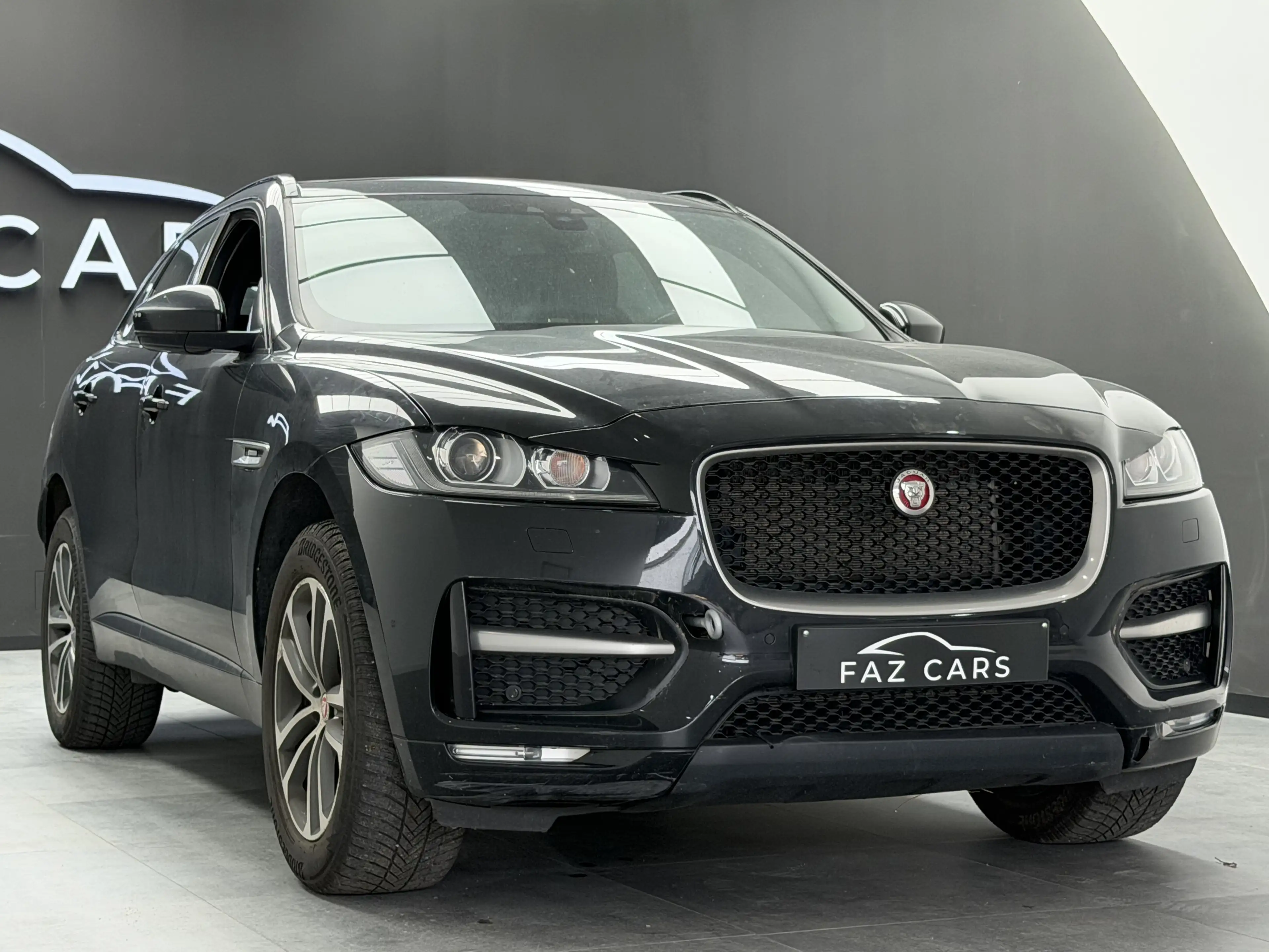 Jaguar F-Pace 2.0D AWD R-Sport *EXPORT/MARCHAND* PROBLÈME MOTEUR* — photo 2
