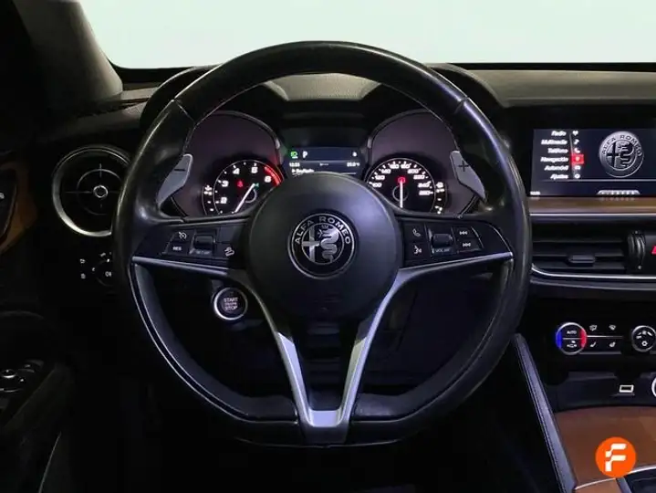 Alfa Romeo Stelvio 2017, foto 14
