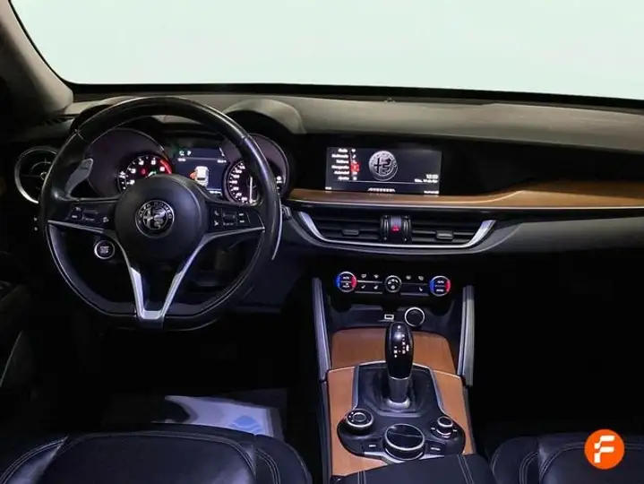 Alfa Romeo Stelvio 2017, foto 13