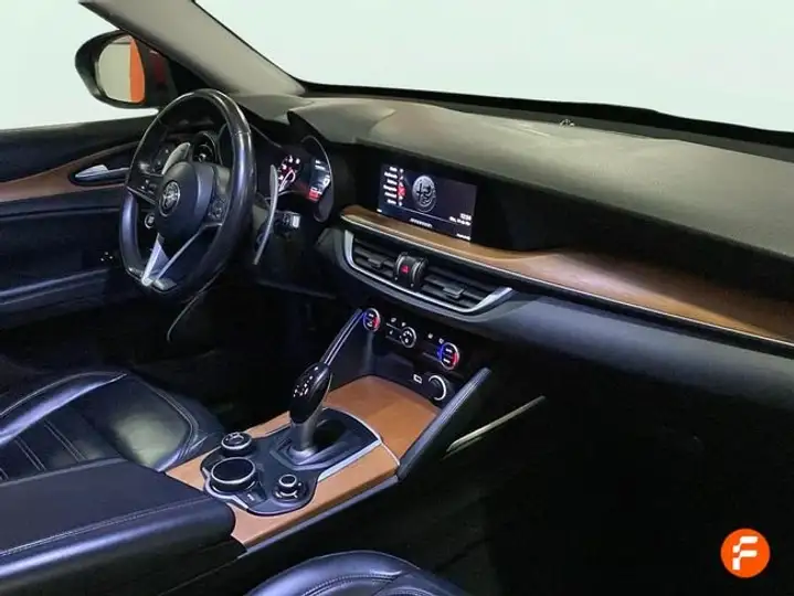 Alfa Romeo Stelvio 2017, foto 12
