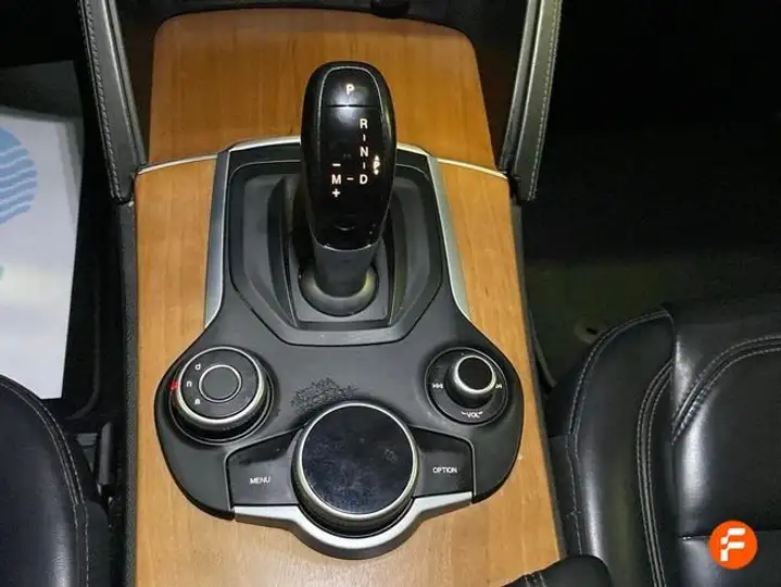 Alfa Romeo Stelvio 2017, foto 26