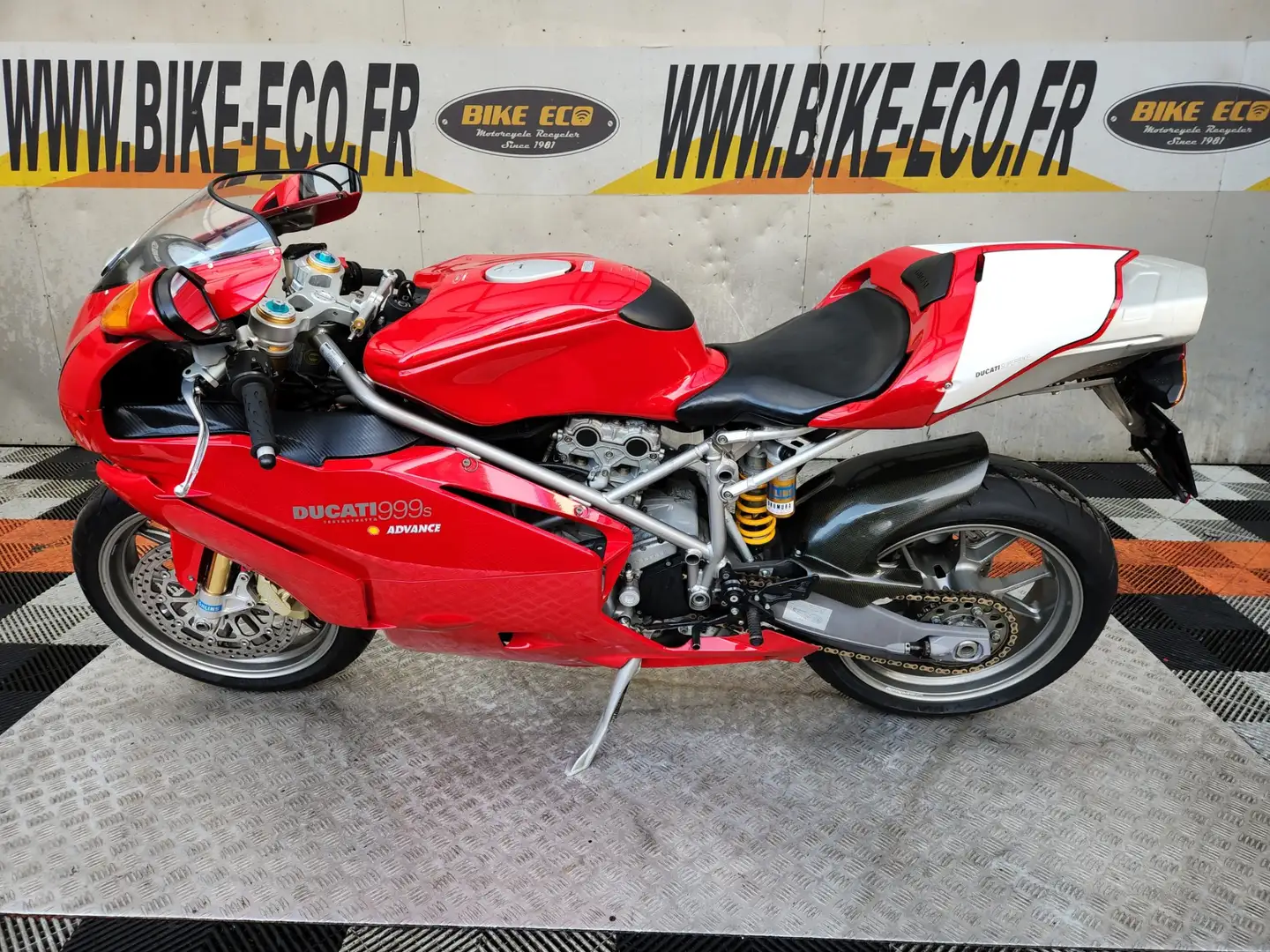 Ducati 999 Rojo - 2