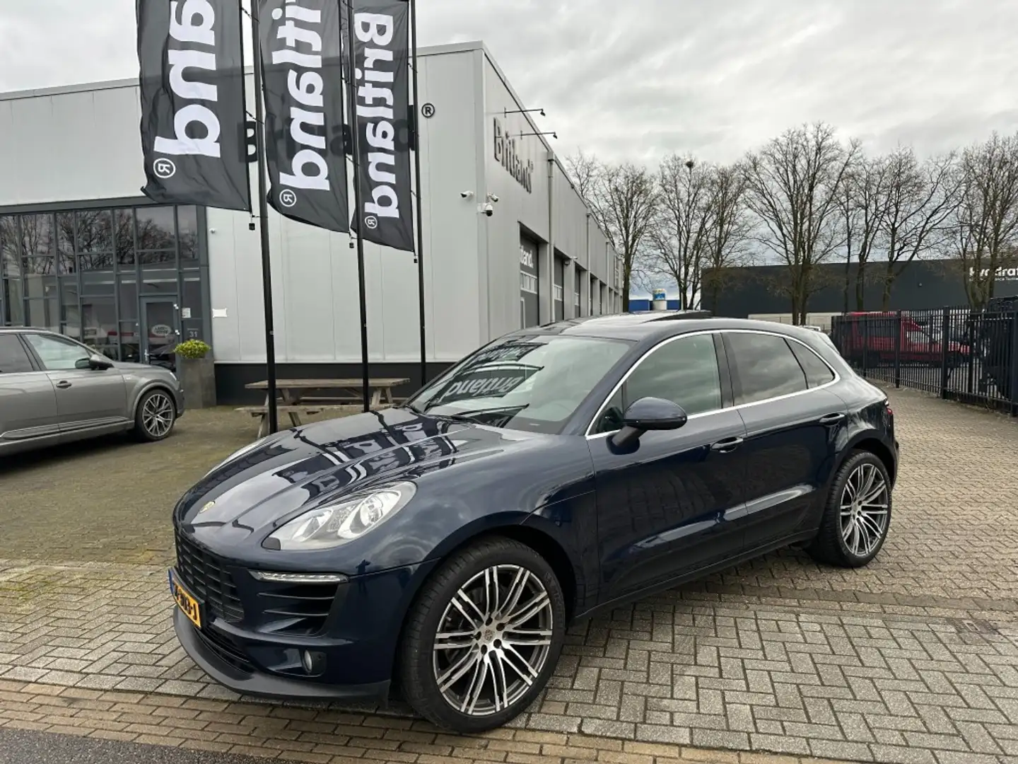 Porsche Macan 2.0 2018 Facelift *Pano *Luchtvering *Cruise *Navi Bleu - 1