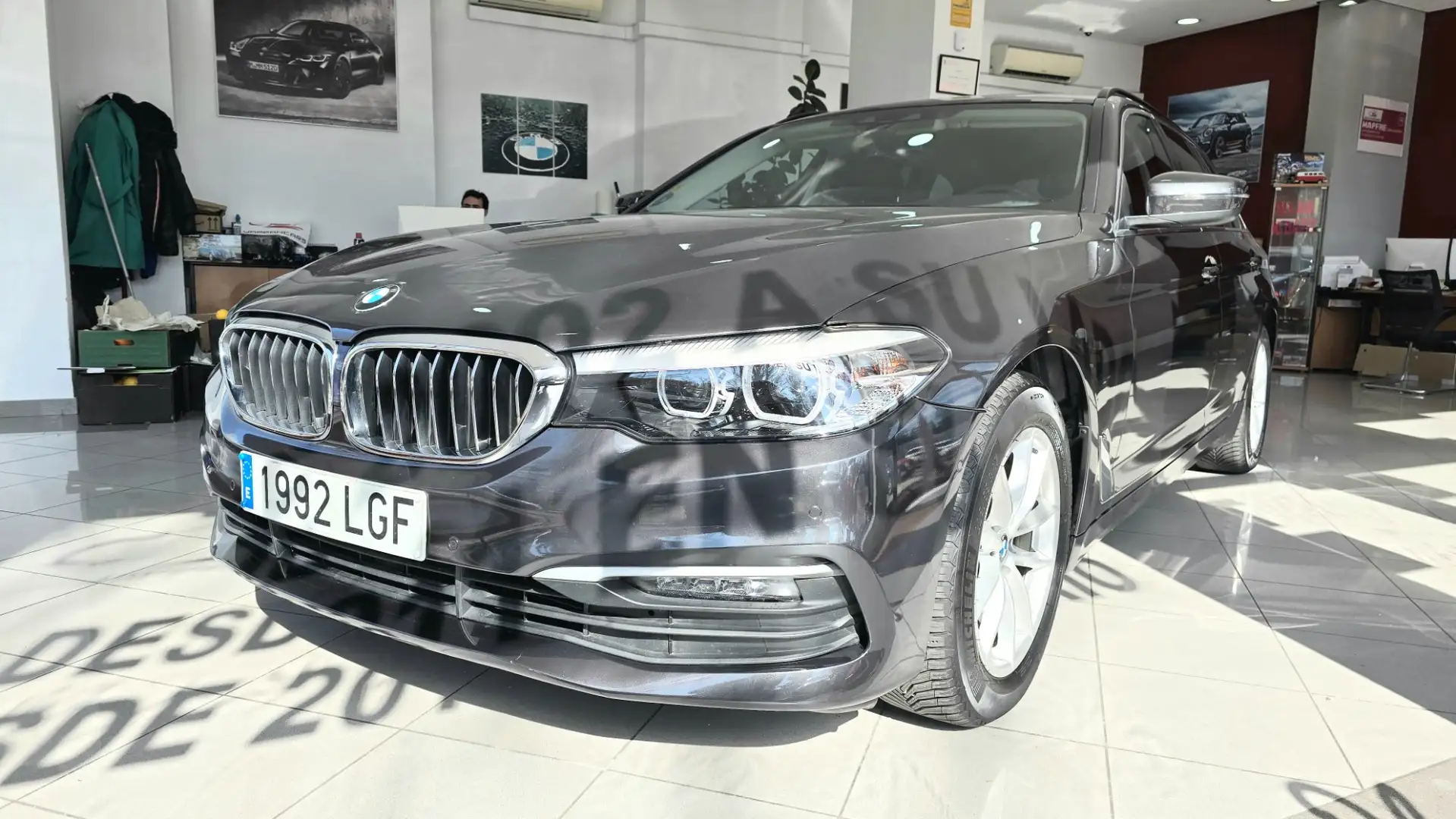 BMW 520 520dA Touring Gris - 1