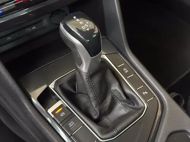 Volkswagen Tiguan view 26