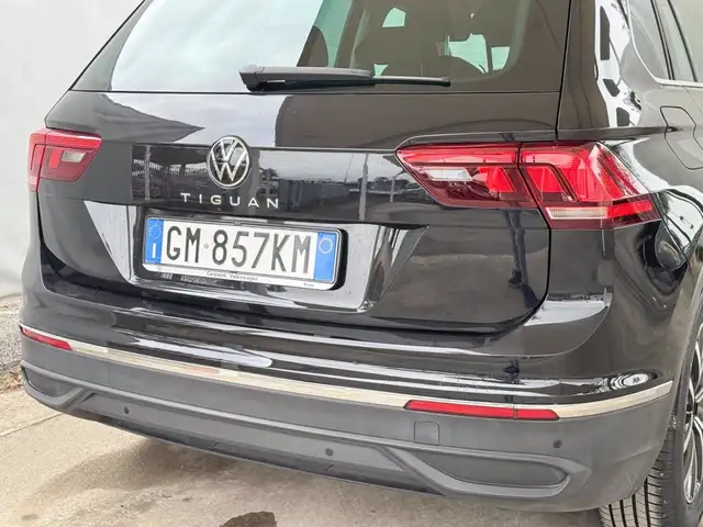 Volkswagen Tiguan view 18