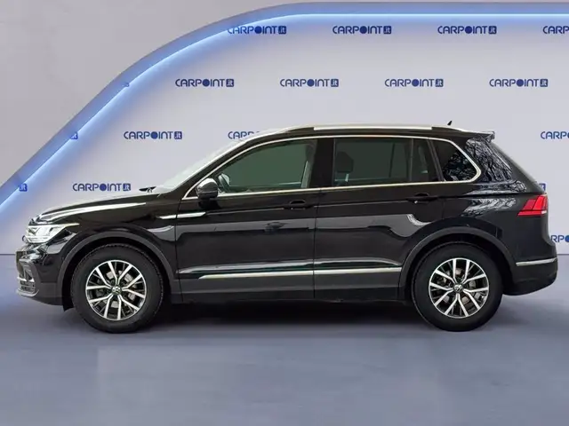 Volkswagen Tiguan view 4
